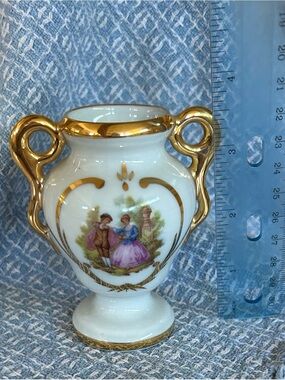 Limoges White Porcelain Vase with Gold Trim and Romantic Scene